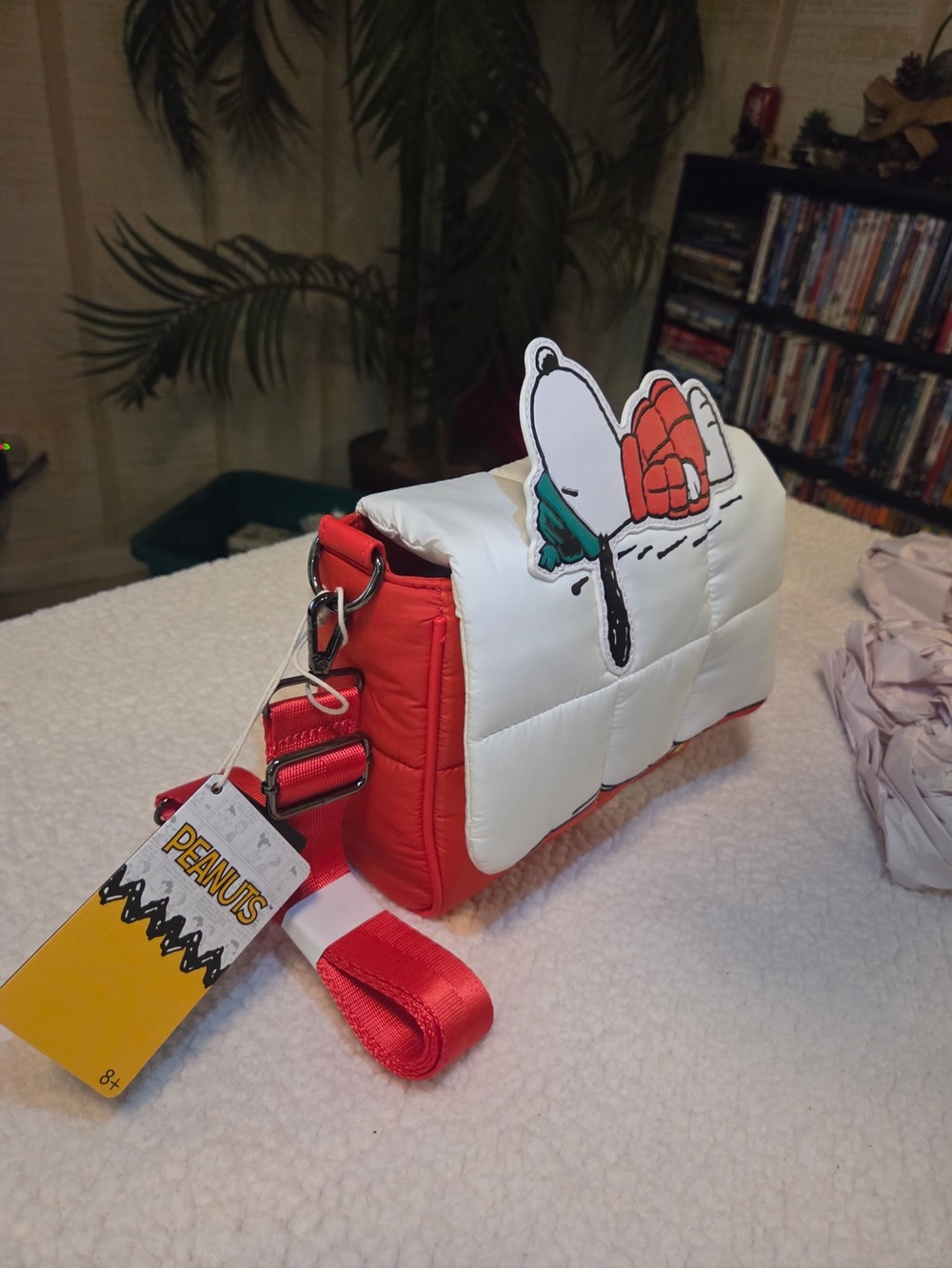 New With Tags Loungefly Peanuts Snoopy Holiday Crossbody Bag – PNTB0017 - Picture 2 of 5
